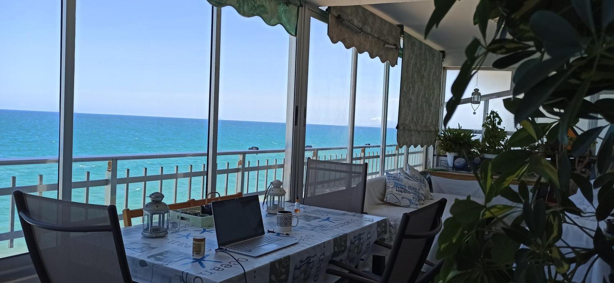 Blue Double Private Room At Front Beach - Habitacion Doble En La Playa Valencia Exterior foto